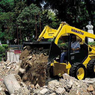 Komatsu SK815-5 skid loader