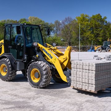 Komatsu WA70M-8 shovel