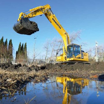 Komatsu PC240LC11 graafmachine